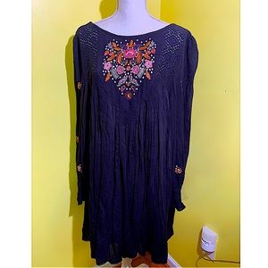 Free People Dress. V-Back. Black Embroidered Long Sleeve Boho Mini Dress. Large